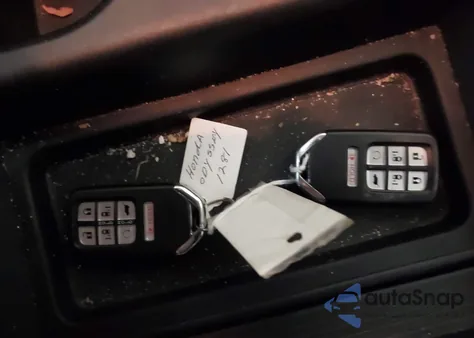 2020 Honda Odyssey Ex-L/Ex-L W/Navi Res z USA, uszkodzony, nr VIN 5FNRL6H75LB041281